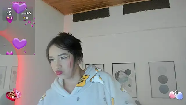 cristal  hot 1 online show from 2, 2, 2025