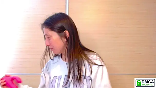 Sophi Cute online show from 25, 4, 2026