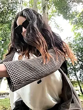 Snapshot of Sam_Sara chatting on 1, 11, 2025 Sam Sara online show from 1, 11, 2025