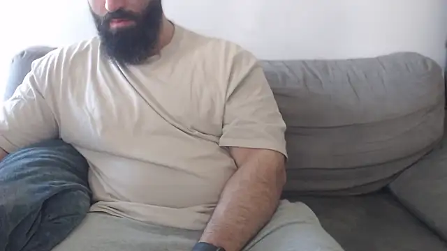 hugemachohandsome online show from 25, 4, 2026