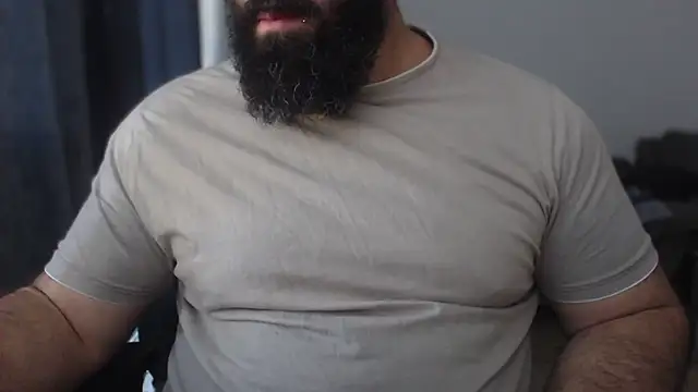 Snapshot of hugemachohandsome chatting on 6, 6, 2026 hugemachohandsome online show from 6, 6, 2026