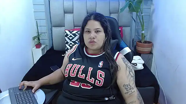 Snapshot of evelin_zaens chatting on 13, 5, 2026 evelin zaens online show from 13, 5, 2026