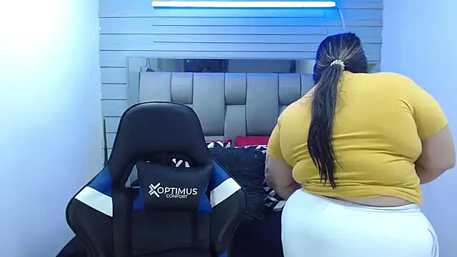 Snapshot of evelin_zaens chatting on 4, 6, 2026 evelin zaens online show from 4, 6, 2026