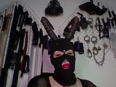 FeticheMacabre online show from 5, 1, 2025