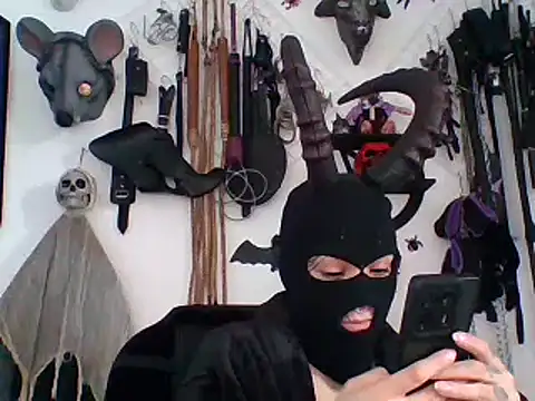 Snapshot of FeticheMacabre chatting on 15, 5, 2026 FeticheMacabre online show from 15, 5, 2026