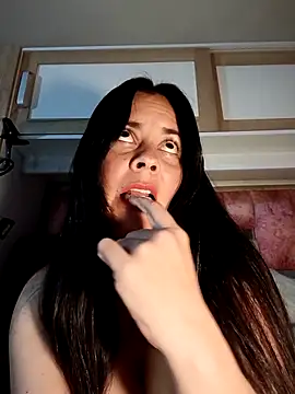 Snapshot of johannatb chatting on 5, 3, 2026 johannatb online show from 5, 3, 2026