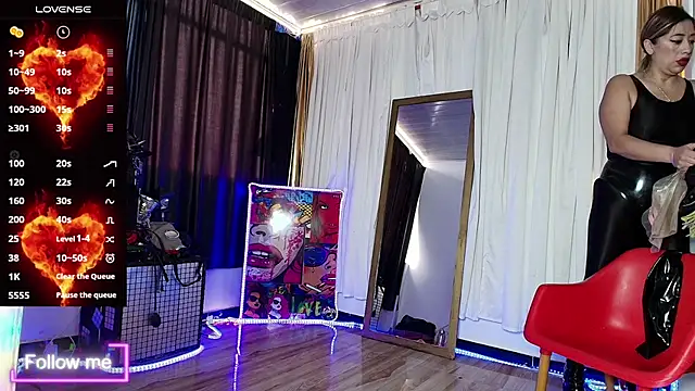 LatexDevil Blondie online show from 22, 2, 2025