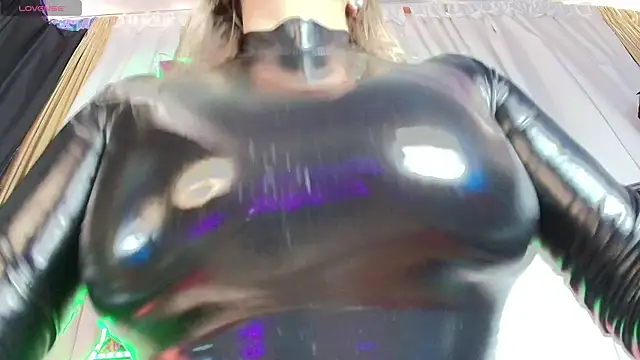 LatexDevil Blondie online show from 27, 2, 2025