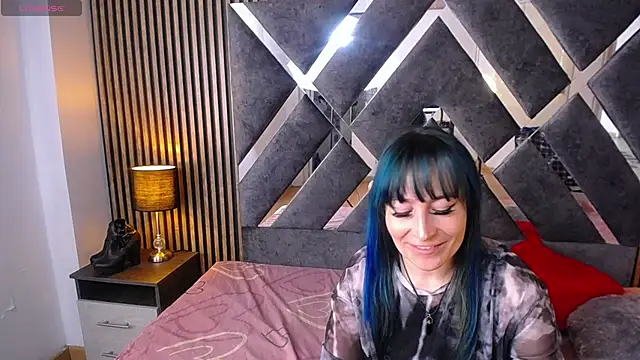 alicia moom online show from 8, 1, 2025