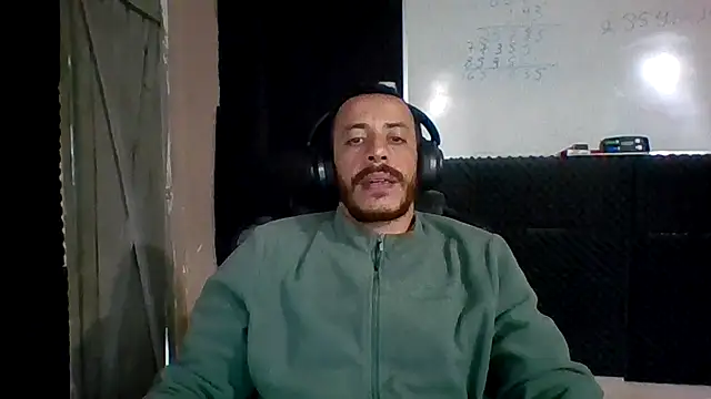 MachoScorpionCaralho online show from 24, 4, 2026