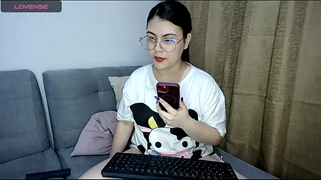 Snapshot of Alexxa_12 chatting on 8, 10, 2025 Alexxa 12 online show from 8, 10, 2025