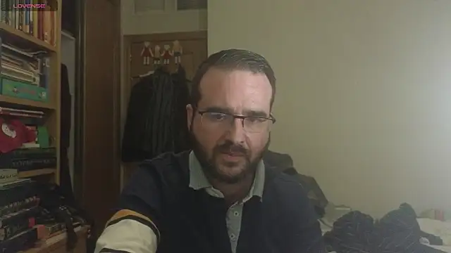 curiosillo83 online show from 27, 2, 2025