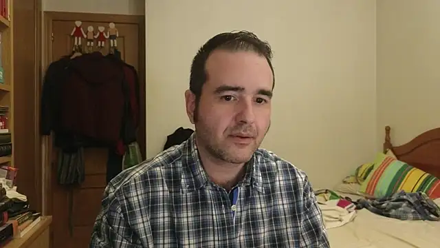 curiosillo83 online show from 22, 4, 2026