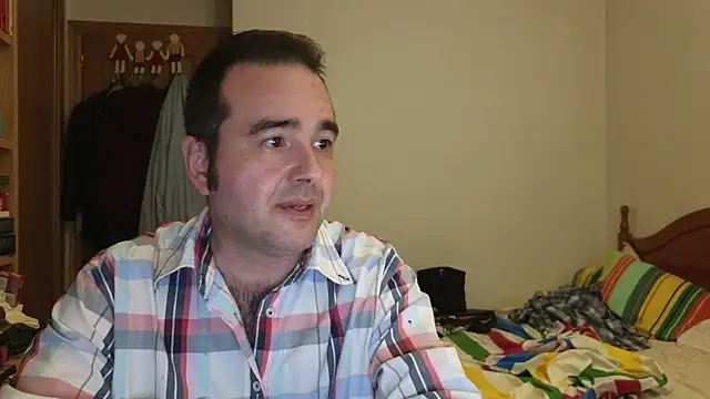 curiosillo83 online show from 23, 4, 2026