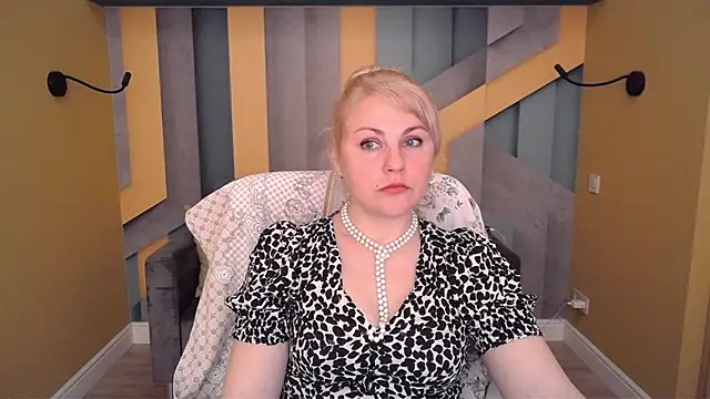 Candy Long online show from 25, 4, 2026