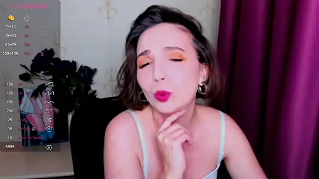 KindHazelHere  online show from 26, 9, 2025