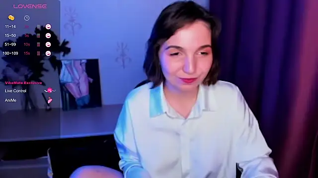 KindHazelHere  online show from 1, 11, 2025