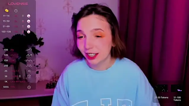 KindHazelHere  online show from 26, 11, 2025