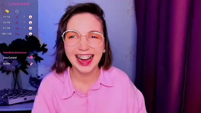 KindHazelHere  online show from 22, 12, 2025