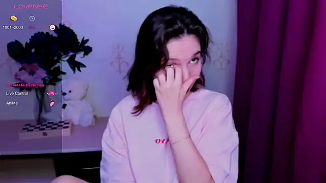 KindHazelHere  online show from 24, 4, 2026