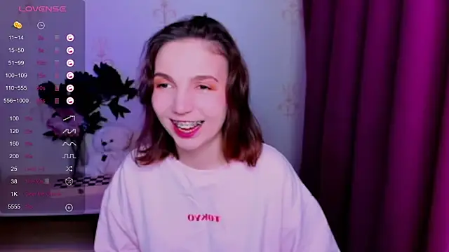 KindHazelHere  online show from 26, 4, 2026