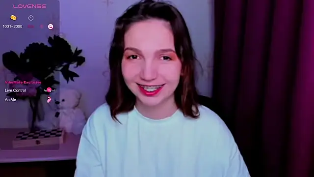 KindHazelHere  online show from 27, 4, 2026