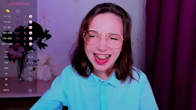KindHazelHere  online show from 5, 6, 2026