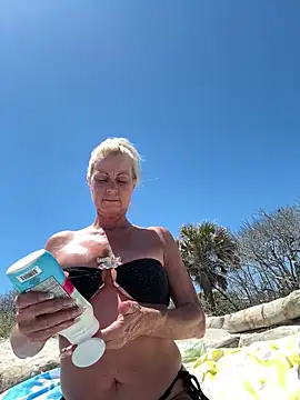 TiffaneyLove online show from 24, 4, 2026