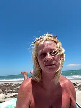 TiffaneyLove online show from 25, 4, 2026