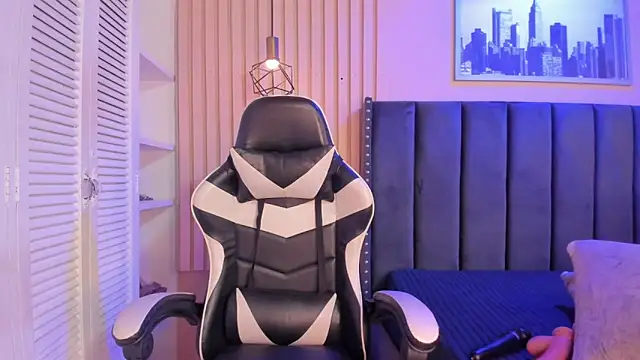 ashlye miller  online show from 25, 4, 2026