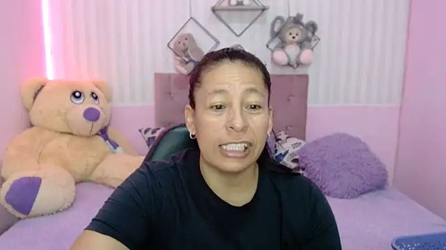 mature martina online show from 18, 11, 2025