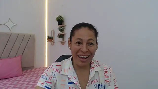 mature martina online show from 23, 4, 2026