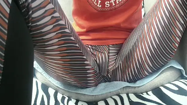 Snapshot of Web_Lady chatting on 21, 11, 2025 Web Lady online show from 21, 11, 2025