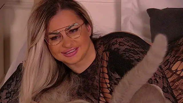 Denisse Perry online show from 3, 2, 2026