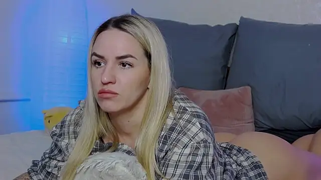 SofiJames online show from 23, 2, 2025