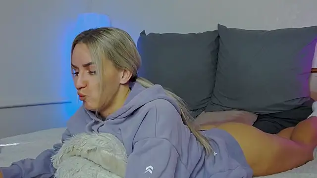 SofiJames online show from 2, 10, 2025