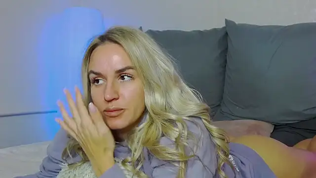 SofiJames online show from 7, 10, 2025