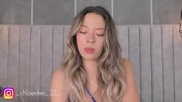 Snapshot of chloe_d chatting on 12, 3, 2025 chloe d online show from 12, 3, 2025