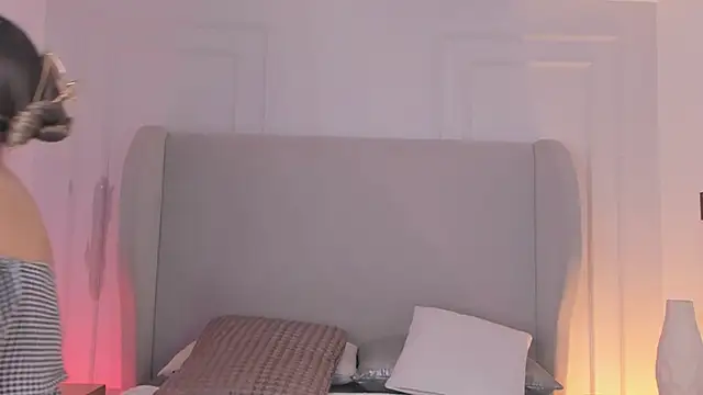 Snapshot of chloe_d chatting on 25, 10, 2025 chloe d online show from 25, 10, 2025