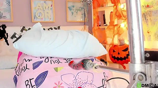 Snapshot of julyanna_ chatting on 27, 10, 2025 julyanna online show from 27, 10, 2025