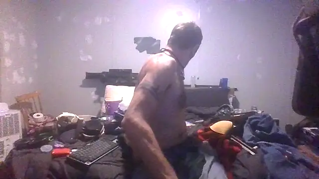Bi curious86 online show from 2, 5, 2026