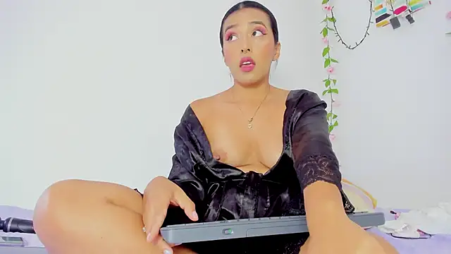 SamanthaJonson1 online show from 19, 3, 2025