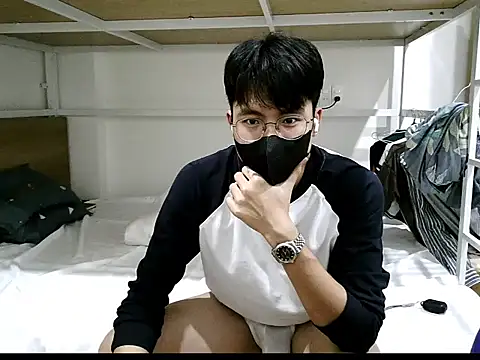 Snapshot of Gwencloudy chatting on 15, 10, 2025 Gwencloudy online show from 15, 10, 2025