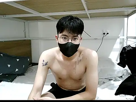 Snapshot of Gwencloudy chatting on 6, 11, 2025 Gwencloudy online show from 6, 11, 2025