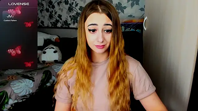 Snapshot of weakness4u chatting on 11, 3, 2025 weakness4u online show from 11, 3, 2025