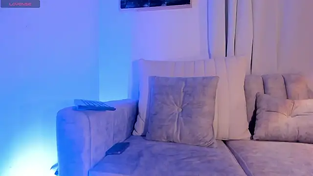 Snapshot of HannahDavis_ chatting on 14, 2, 2025 HannahDavis online show from 14, 2, 2025