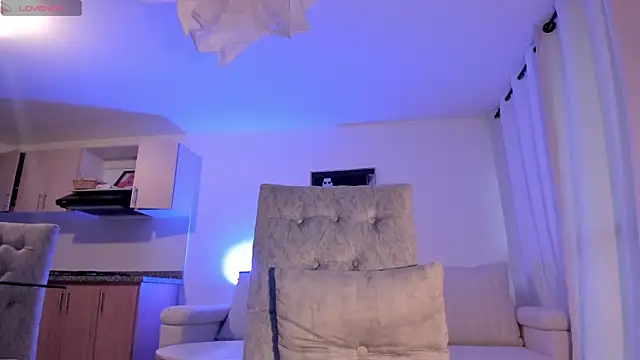 Snapshot of HannahDavis_ chatting on 21, 2, 2025 HannahDavis online show from 21, 2, 2025