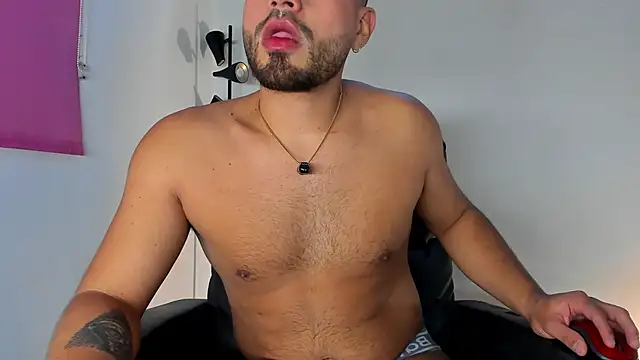 Juan Castano online show from 5, 2, 2026