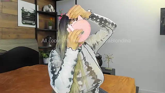 KatyaBlonding online show from 8, 10, 2025