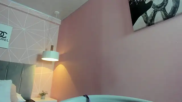 dolly zoe online show from 13, 1, 2026